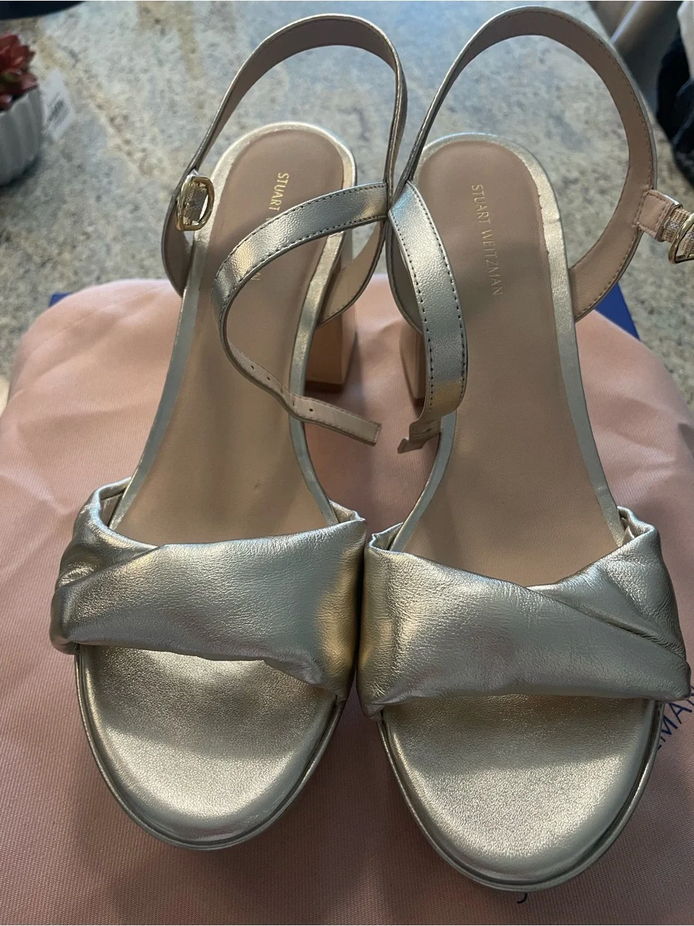 Stuart Weitzman twisted vamp